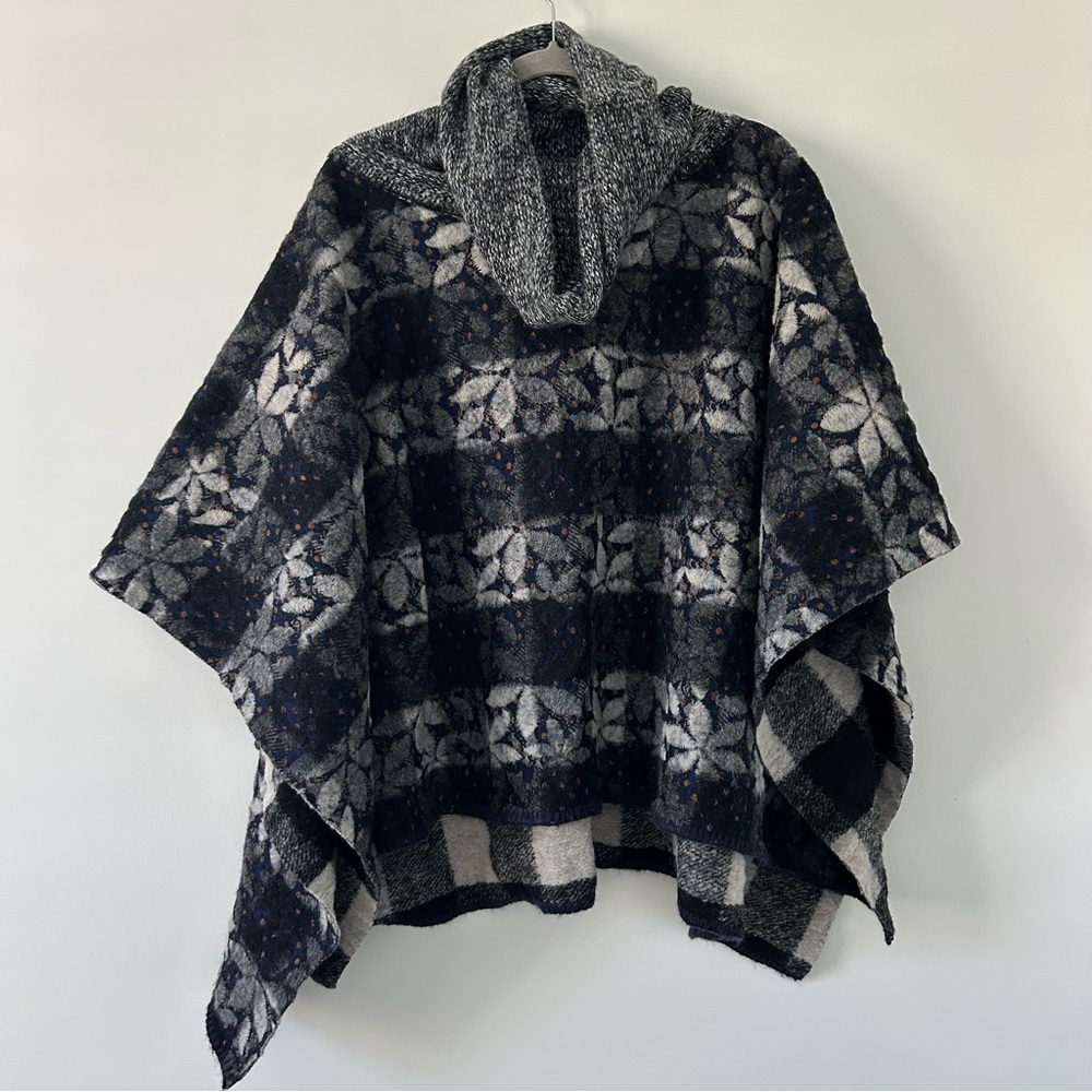 Anthropologie Wintertide Reversible Floral Buffalo Check Wool Turtleneck Shrug